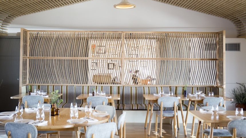 Wall HE Restaurant