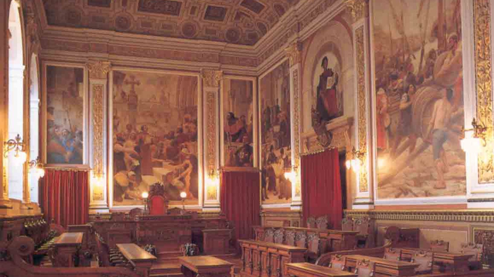 Walls 19th Century Palace